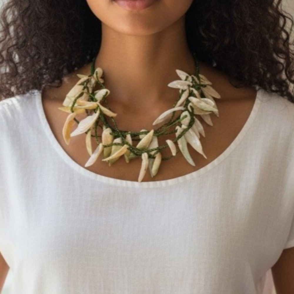 Mother-of-Pearl Shell Necklace Multi Strand Green Beaded Statement Boho Coastal